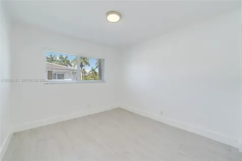 8048 SW 80 Avenue Miami FL 33143