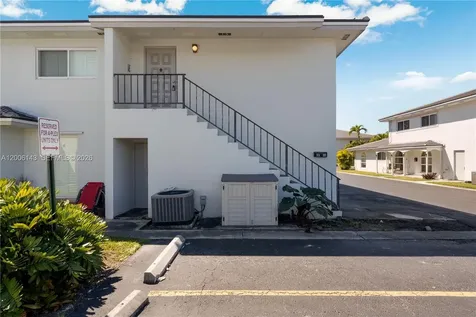 8048 SW 80 Avenue Miami FL 33143