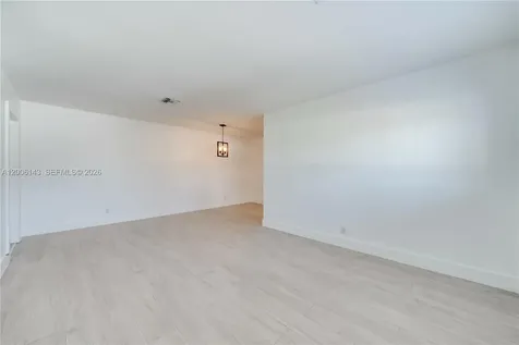 8048 SW 80 Avenue Miami FL 33143