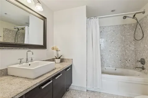 185 SW 7th Street Miami FL 33130