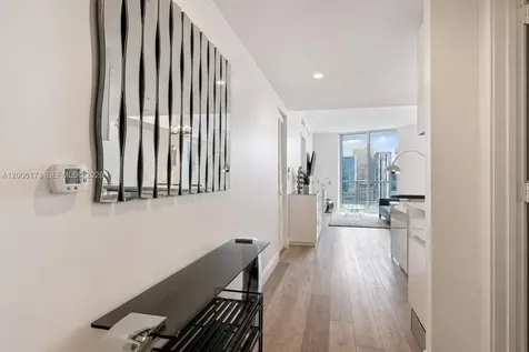 185 SW 7th Street Miami FL 33130