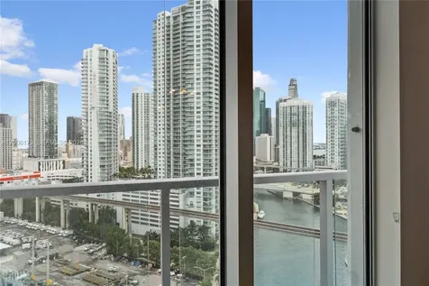 185 SW 7th Street Miami FL 33130