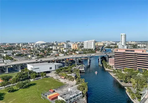 185 SW 7th Street Miami FL 33130