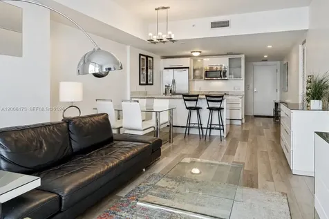 185 SW 7th Street Miami FL 33130