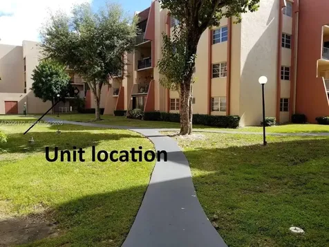 13707 Kendale Lakes Circle Miami FL 33183