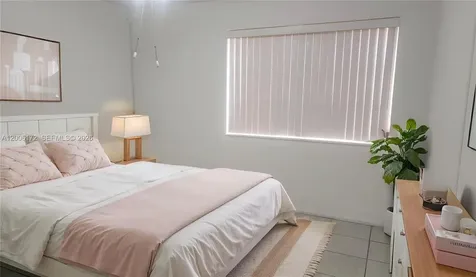 13707 Kendale Lakes Circle Miami FL 33183