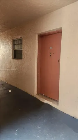 13707 Kendale Lakes Circle Miami FL 33183