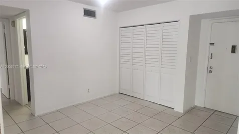 13707 Kendale Lakes Circle Miami FL 33183