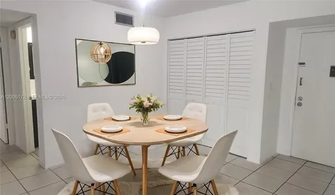 13707 Kendale Lakes Circle Miami FL 33183