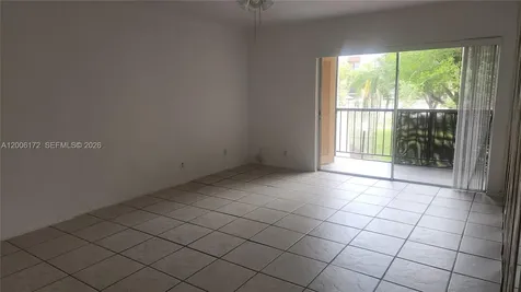 13707 Kendale Lakes Circle Miami FL 33183