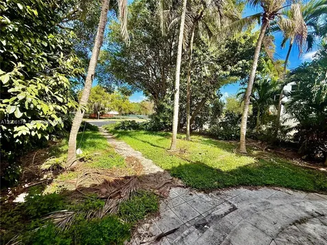 8740 NE 2nd Avenue El Portal FL 33138