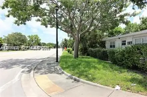 190 NE 90th Street El Portal FL 33138