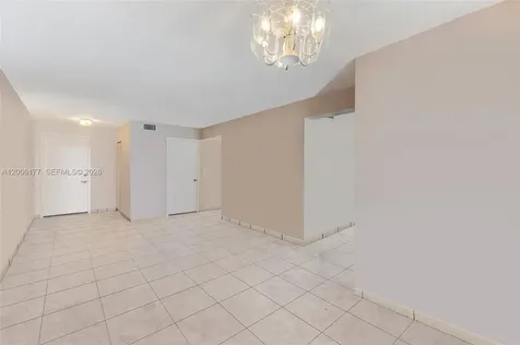 2642 Collins Avenue Miami Beach FL 33140
