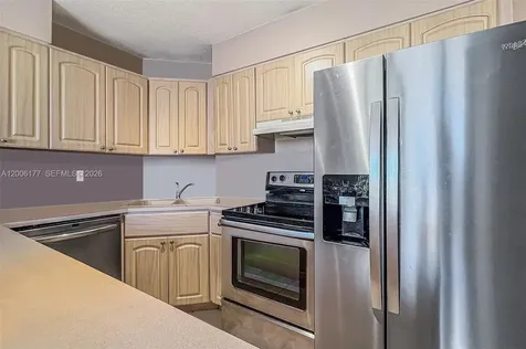 2642 Collins Avenue Miami Beach FL 33140