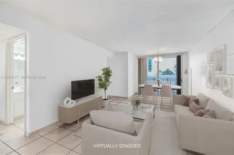 2642 Collins Avenue Miami Beach FL 33140