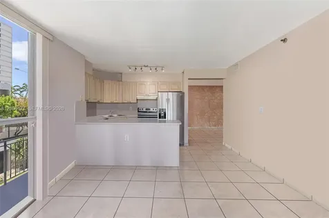 2642 Collins Avenue Miami Beach FL 33140