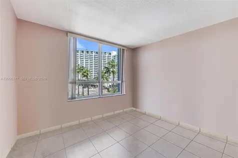 2642 Collins Avenue Miami Beach FL 33140