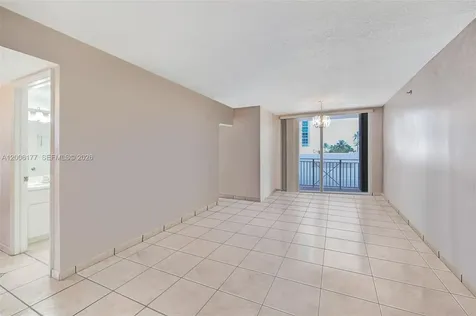 2642 Collins Avenue Miami Beach FL 33140