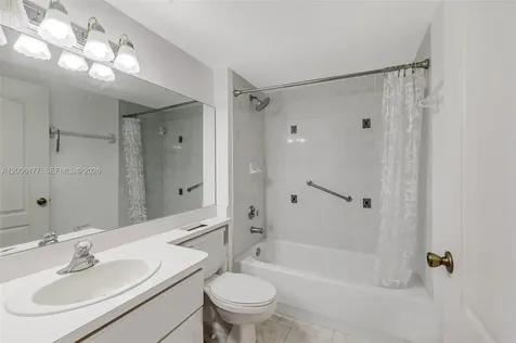 2642 Collins Avenue Miami Beach FL 33140