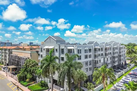2642 Collins Avenue Miami Beach FL 33140