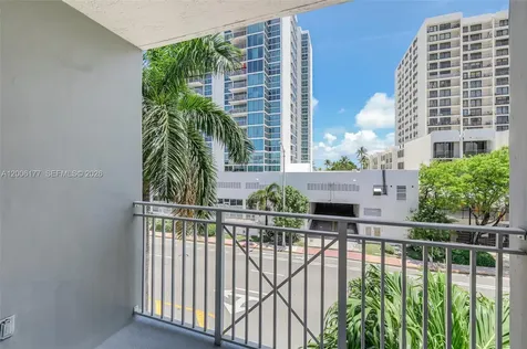 2642 Collins Avenue Miami Beach FL 33140