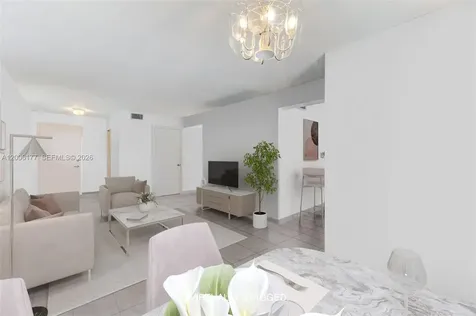2642 Collins Avenue Miami Beach FL 33140