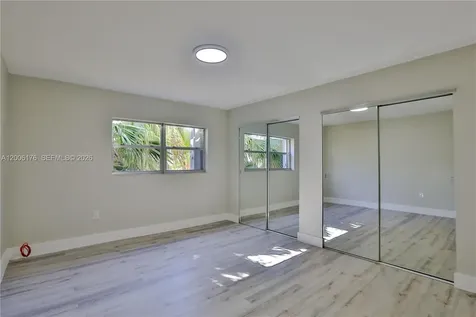 10 NW 87th Avenue Miami FL 33172