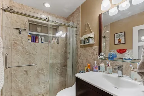 1132 W 71st Street Hialeah FL 33014
