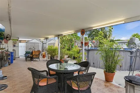 1132 W 71st Street Hialeah FL 33014
