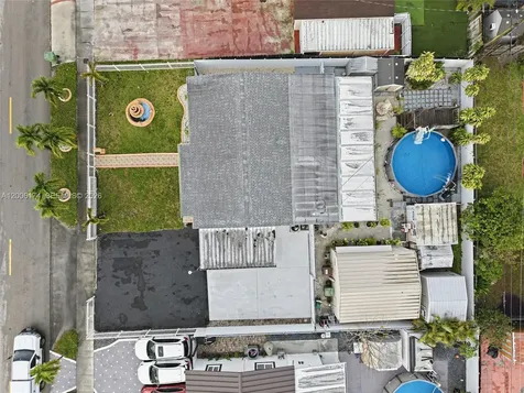 1132 W 71st Street Hialeah FL 33014