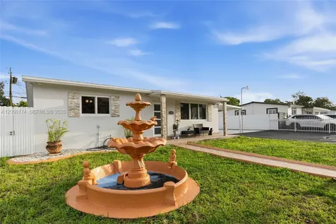 1132 W 71st Street Hialeah FL 33014