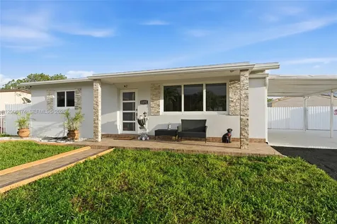 1132 W 71st Street Hialeah FL 33014