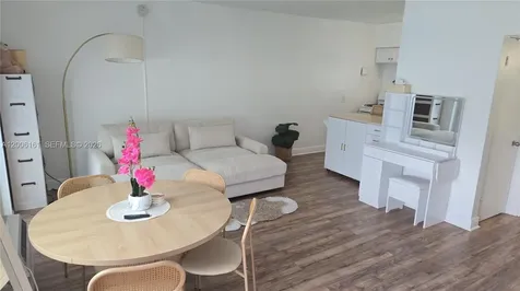9270 E Bay Harbor Drive Bay Harbor Islands FL 33154