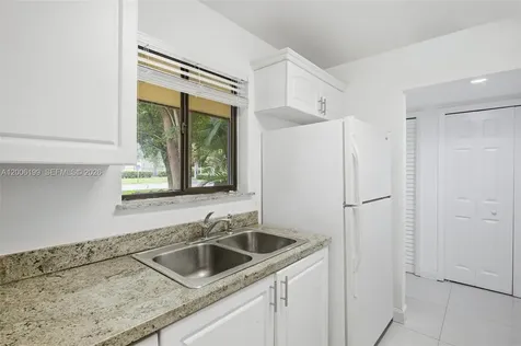 183 Lakeview Drive Weston FL 33326