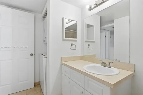 183 Lakeview Drive Weston FL 33326