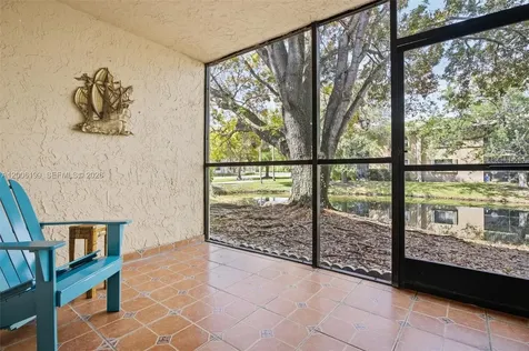 183 Lakeview Drive Weston FL 33326