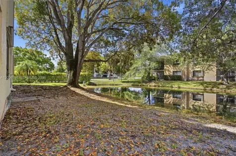 183 Lakeview Drive Weston FL 33326