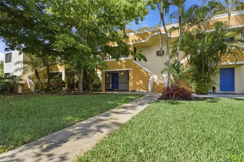 183 Lakeview Drive Weston FL 33326