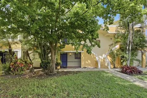 183 Lakeview Drive Weston FL 33326