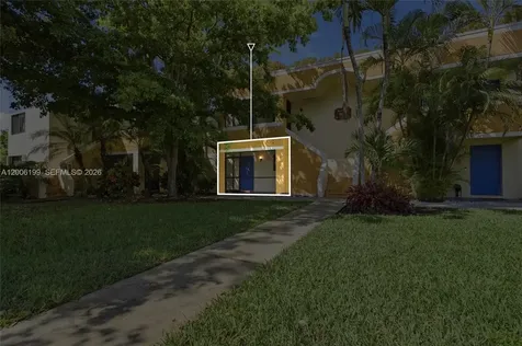 183 Lakeview Drive Weston FL 33326