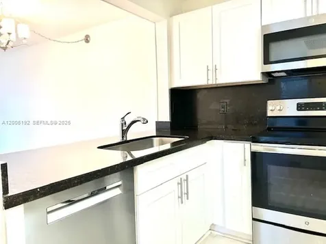 871 NE 207th Terrace Miami FL 33179