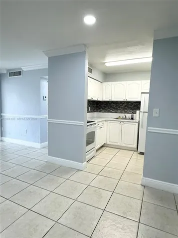9405 SW 76th Street Miami FL 33173