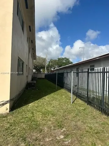 14305 NE 6th Avenue North Miami FL 33161