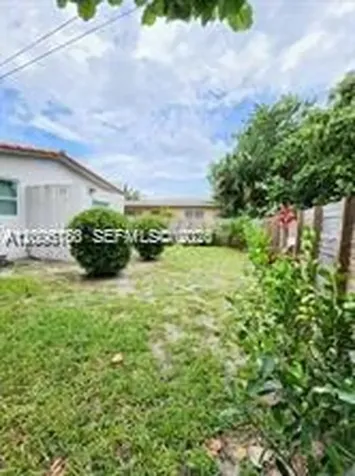 8960 NE 2nd Avenue El Portal FL 33138