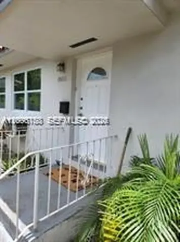 8960 NE 2nd Avenue El Portal FL 33138