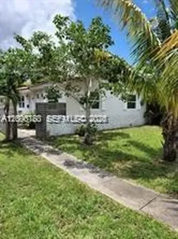 8960 NE 2nd Avenue El Portal FL 33138