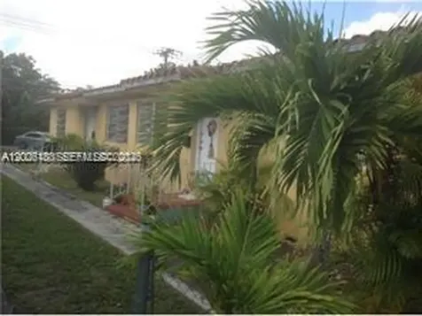 8960 NE 2nd Avenue El Portal FL 33138