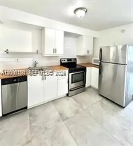 8960 NE 2nd Avenue El Portal FL 33138