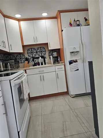 20500 W Country Club Drive Aventura FL 33180