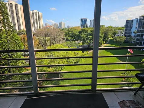 20500 W Country Club Drive Aventura FL 33180